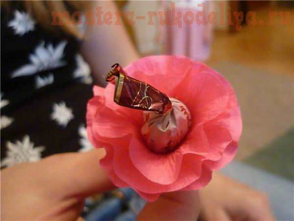Мастер-класс по букетам из конфет: Рюшечный цветок