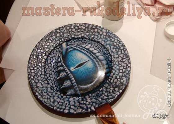 Мастер-класс по декупажу на стекле: Интерьерная тарелка «Драконы зимних ночей»