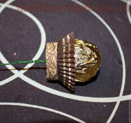 Мастер-класс по букетам из конфет: Лотос из гофрированной бумаги