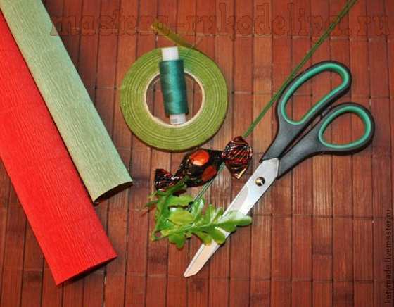 Мастер-класс по букетам из конфет: Маковый бутон из флористической гофрированной бумаги () Мастер-класс по букетам из конфет: Маковый бутон из флористической гофрированной бумаги