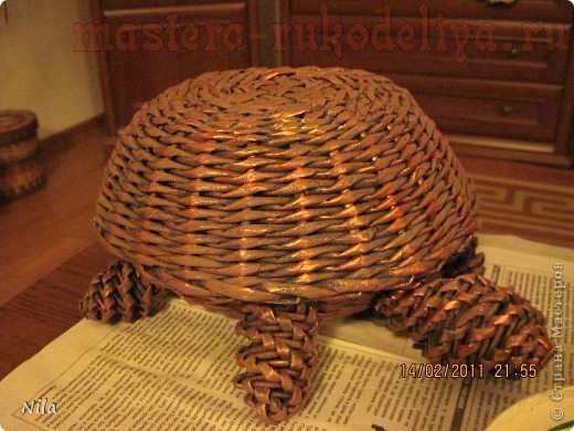 Мастер-класс по плетению из газет: Медная черепашка