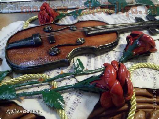 Мастер-класс по изделиям из кожи: Скрипка и розы. Часть 3