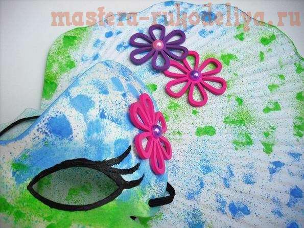 Мастер-класс по скрапбукингу: Декорирование кранавальной маски и веера