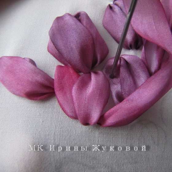 Мастер-класс по вышивке лентами: Букет с тюльпанами
