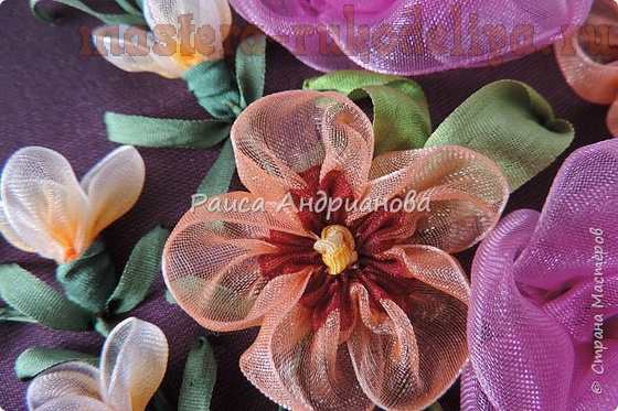 Мастер-класс по вышивке лентами: Цветы из органзы. Двухцветные цветы