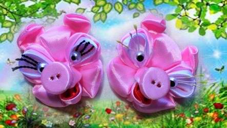 Видео мастер-класс по канзаши: Зверюшки для детей - Свинка из атласных лент